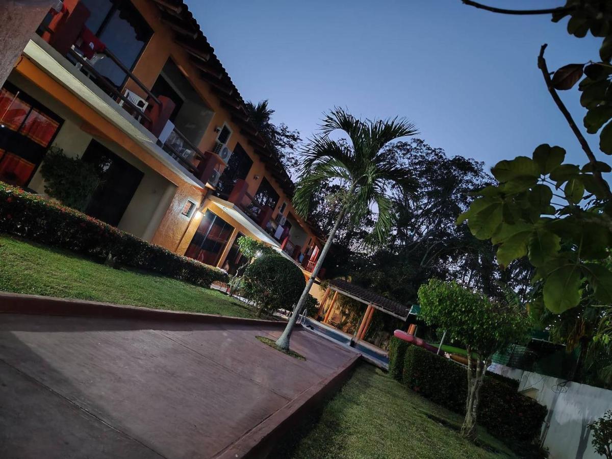 Hotel J.B. Zihuatanejo Exterior foto