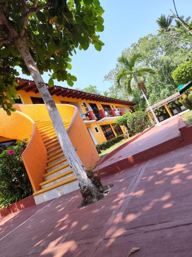 Hotel J.B. Zihuatanejo Exterior foto