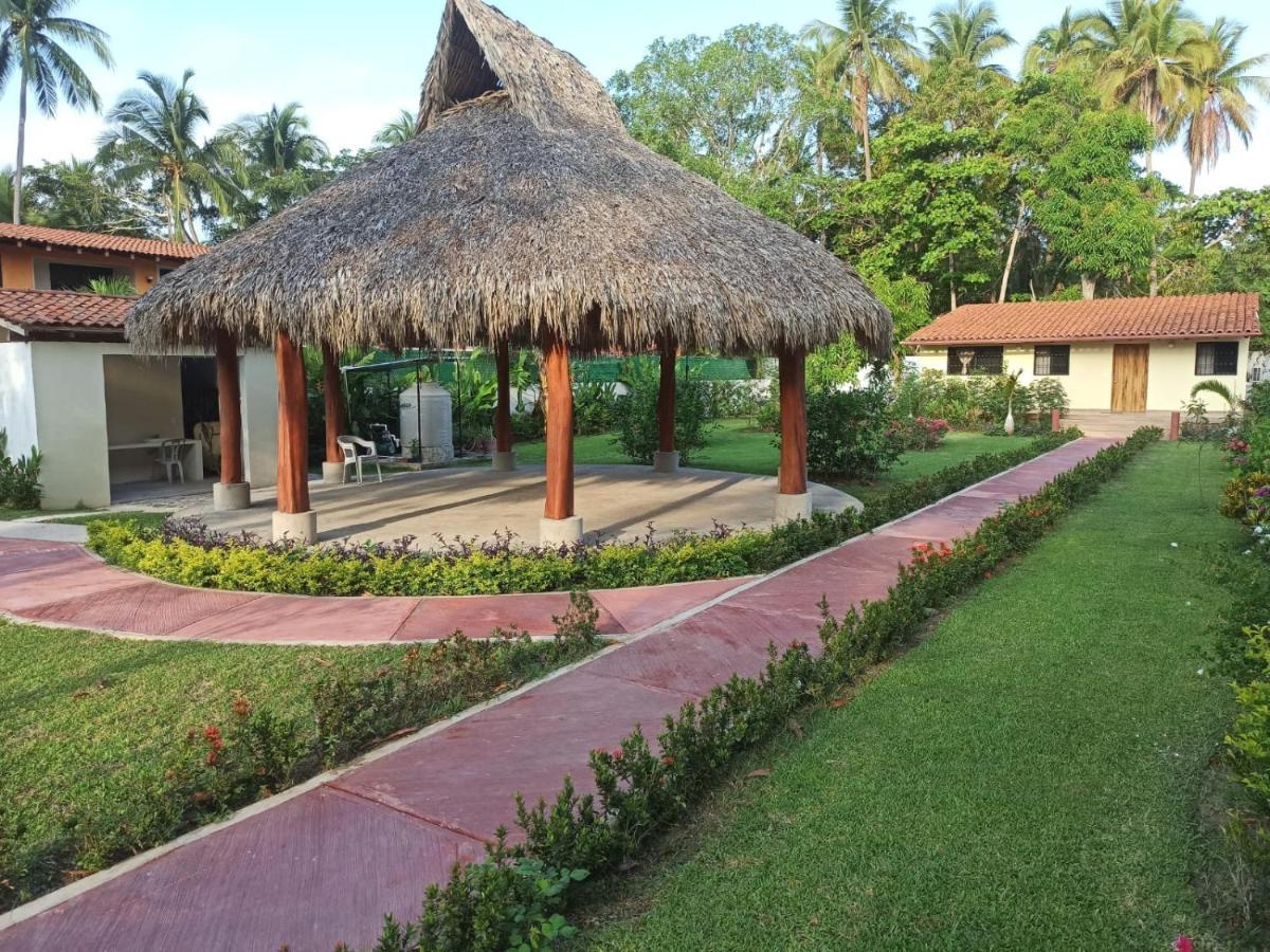 Hotel J.B. Zihuatanejo Exterior foto